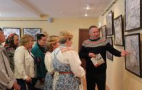В Стрельне открылась выставка Юрия Лисовского