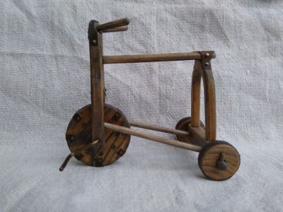 Деревянный велосипед 