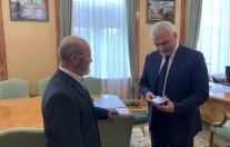 народному писателю РК Алексею Попову