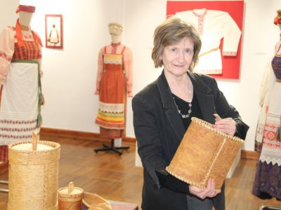 Выставка «Душевность наряда и тепло бересты»